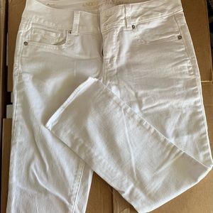 White A&E capris